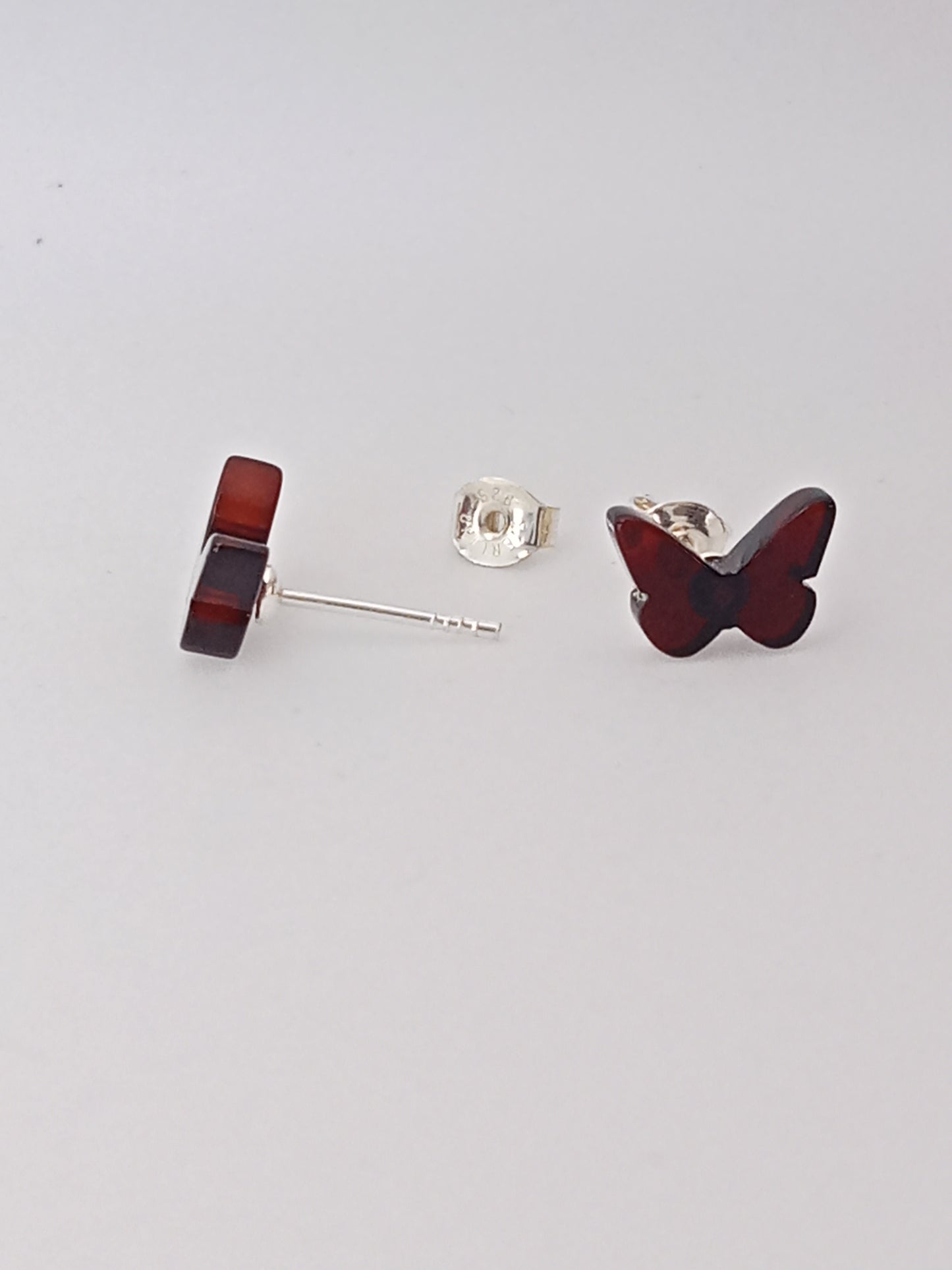 ARETES BUTTERFLY CHERRY