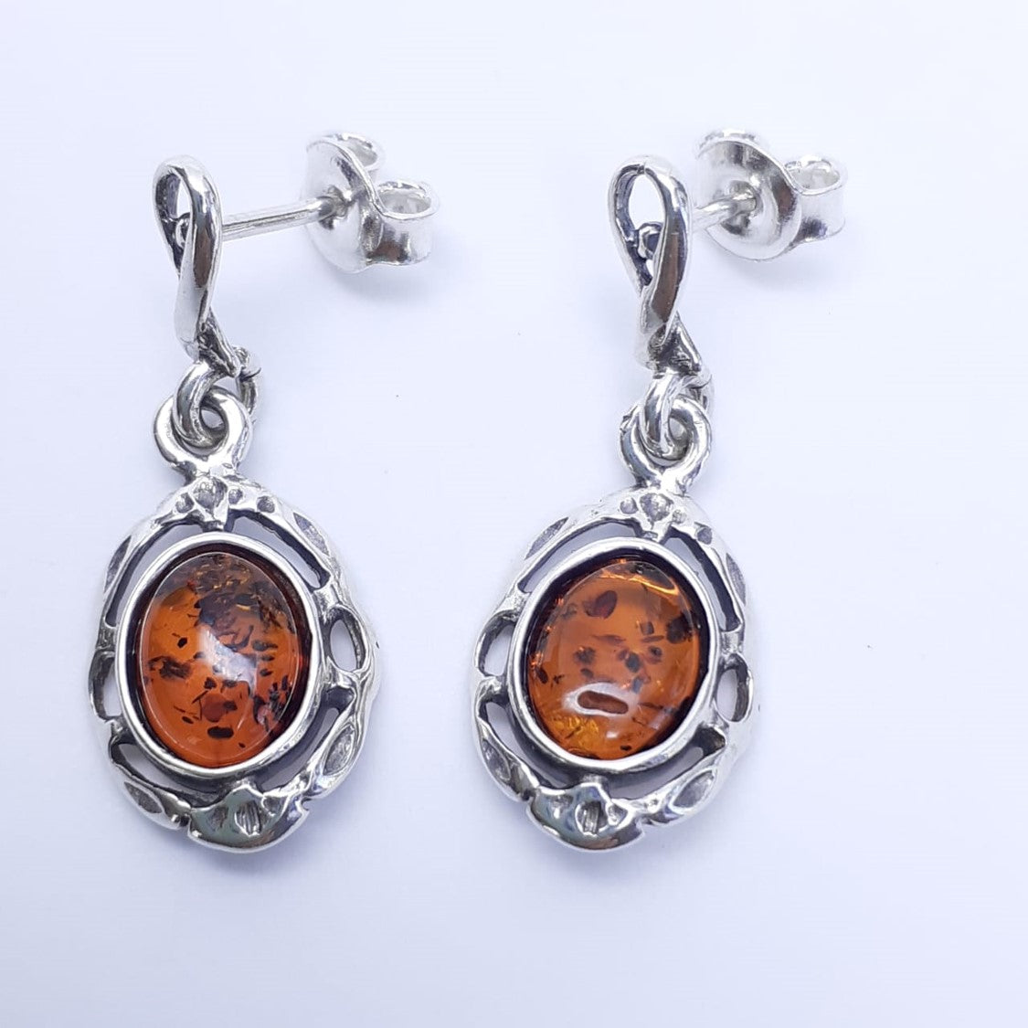 ARETES YELINA