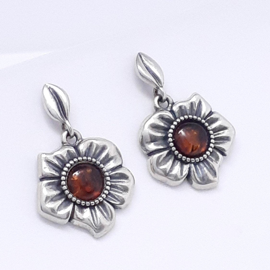 ARETES CAMILA