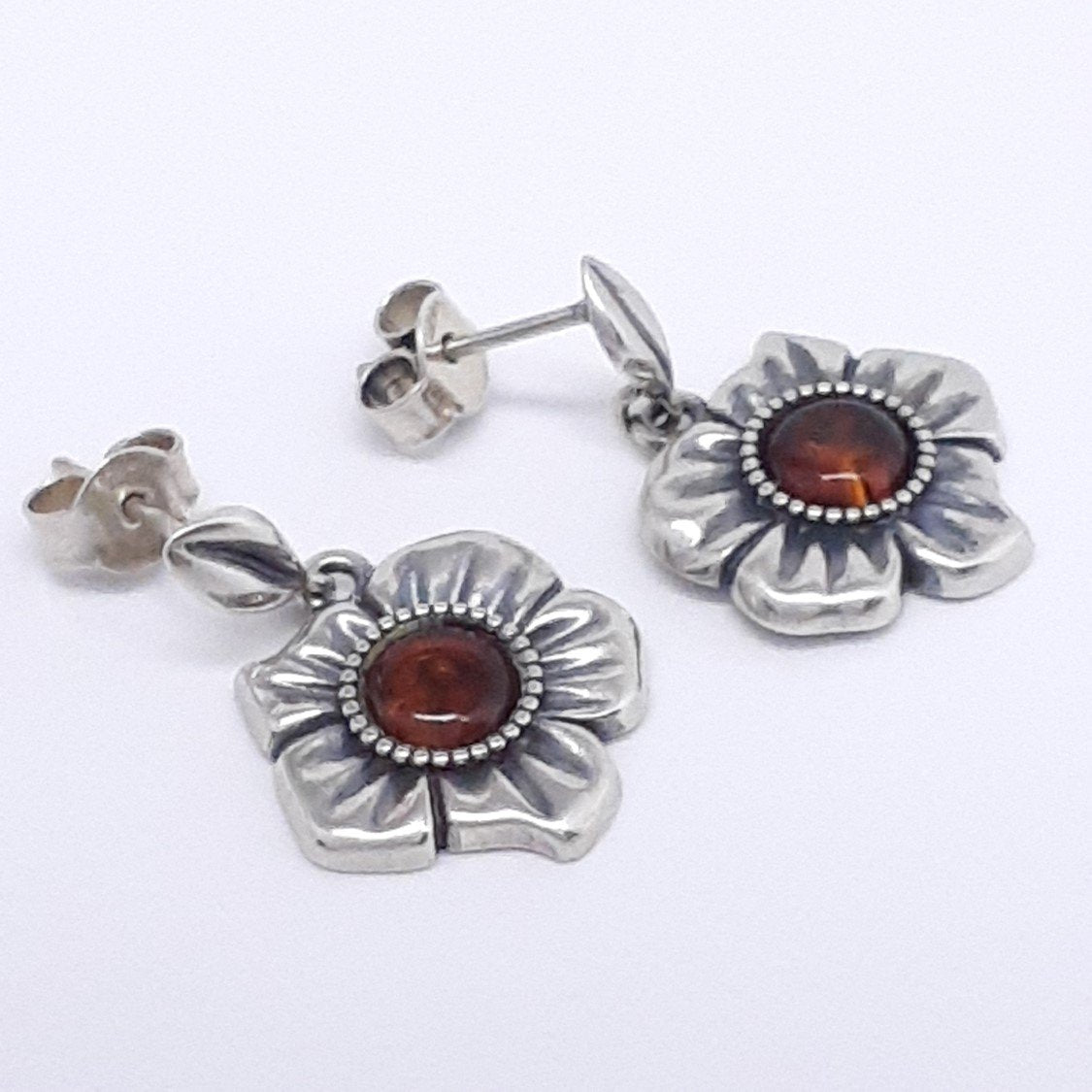 ARETES CAMILA
