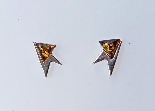 ARETES TRIANGULO MODERNO