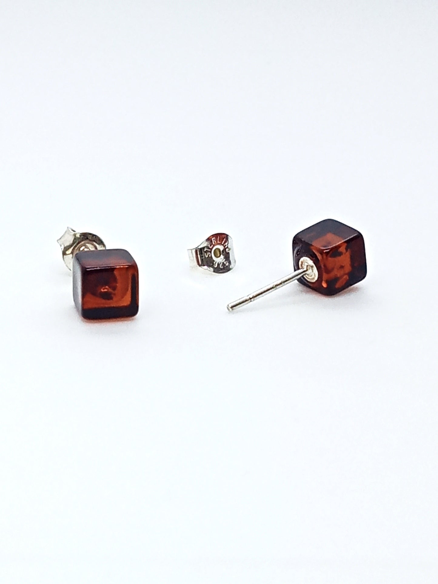 ARETES CUBO CHERRY