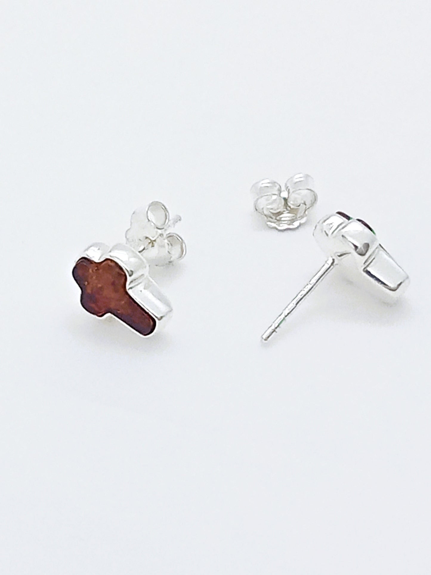 ARETES CRUZ